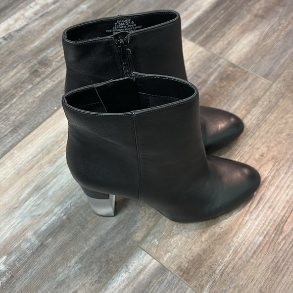 Enzo Angiolini Hadie Leather Block Heel Booties 7.5 - Picture 5 of 9